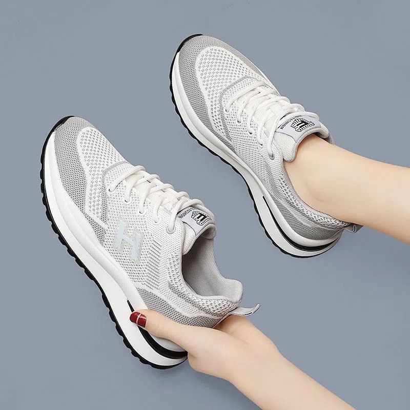 Ladies' sneakers lightweight comfortable fashionable shoes