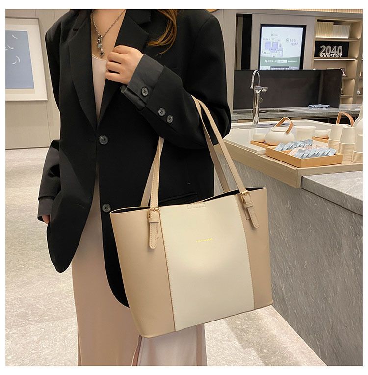 Large capacity tote bag shoulder bag outdoor handbag color blocked stylish handbag Simple and atmospheric bag