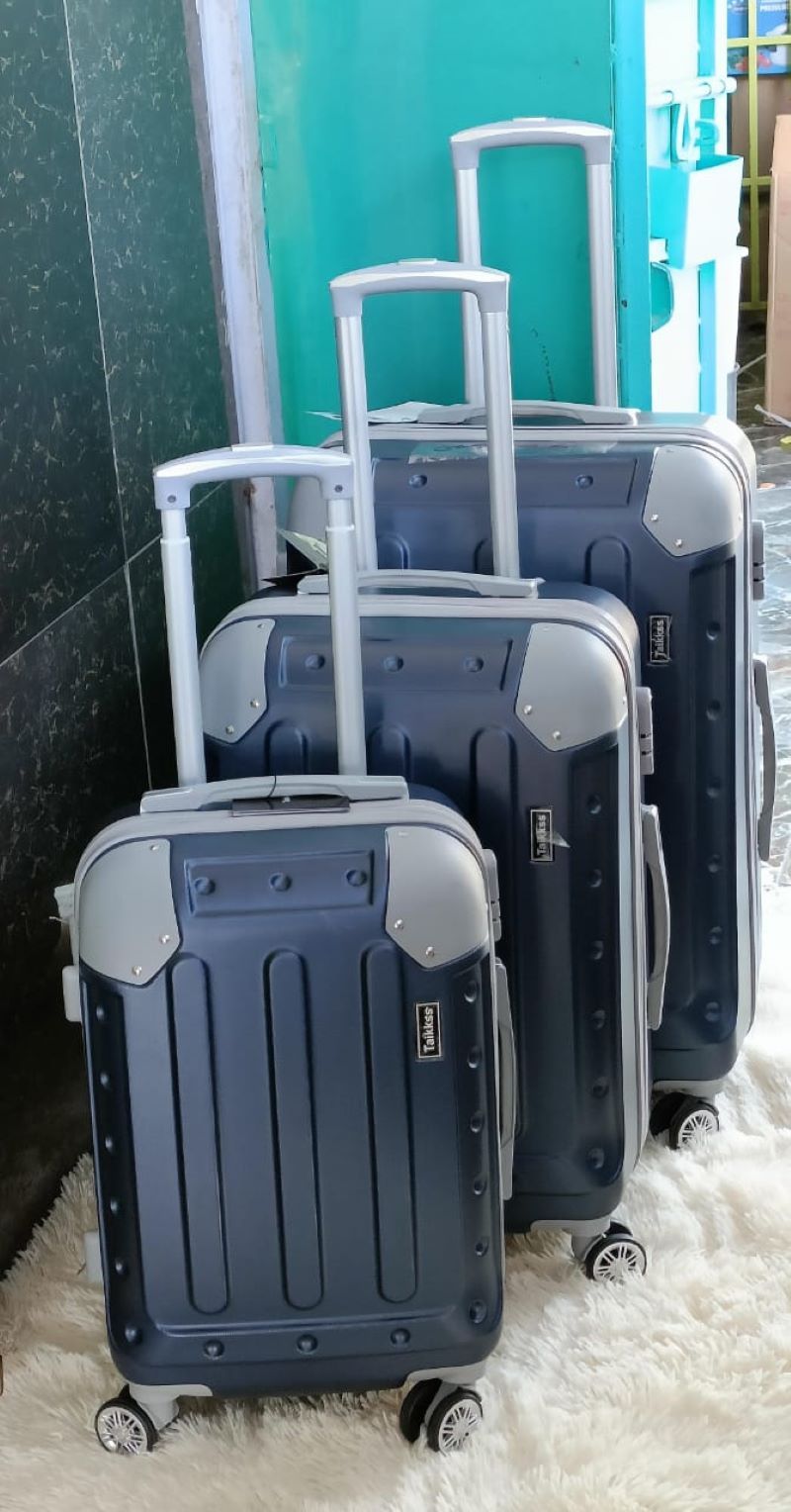 3-in-1 Luxurious Fibre Suitcase Set with 360° Spinner Wheels, Telescopic Handle, Compression Straps – 63cm, 57cm, 48cm