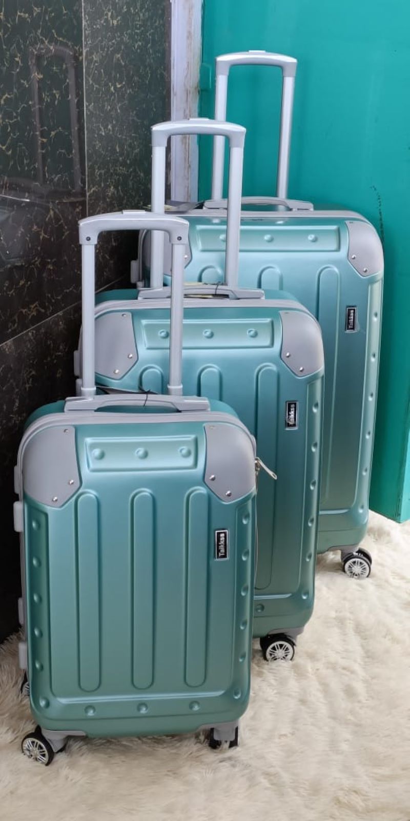 3-in-1 Luxurious Fibre Suitcase Set with 360° Spinner Wheels, Telescopic Handle, Compression Straps – 63cm, 57cm, 48cm