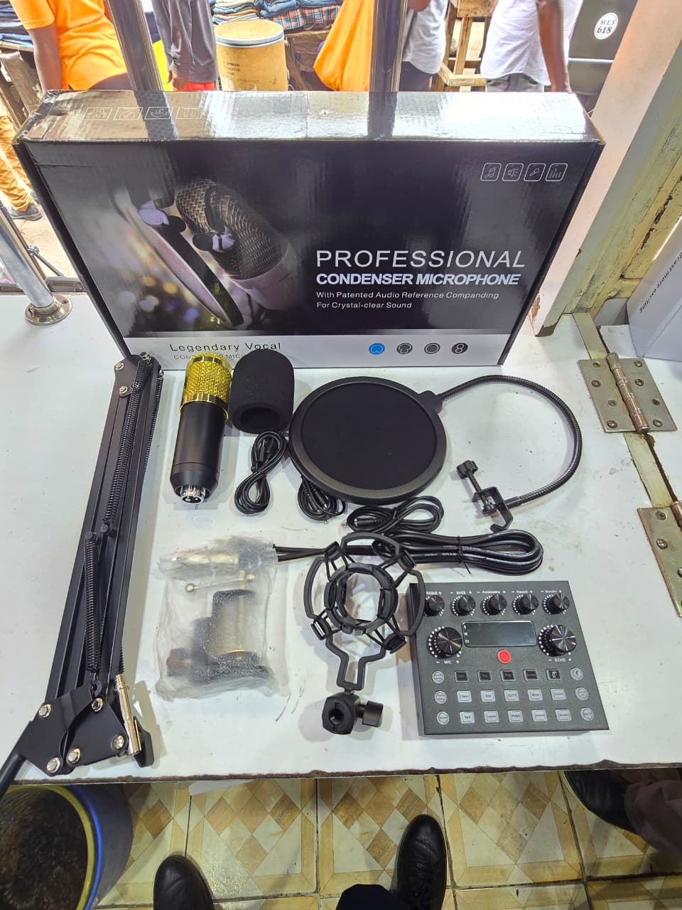 V8S+BM800 condenser microphone with live recording