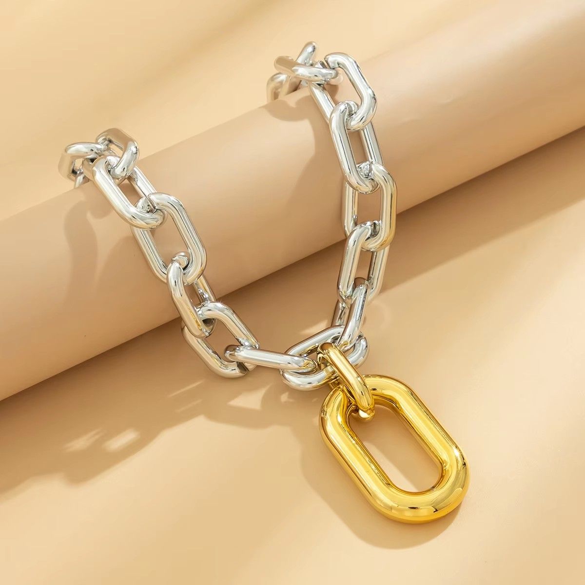 Thick Chains with Big Elliptical Pendant Necklace for Women Trendy Charms Ladies Collar on Neck Accessories 2024 Fashion Jewelry
