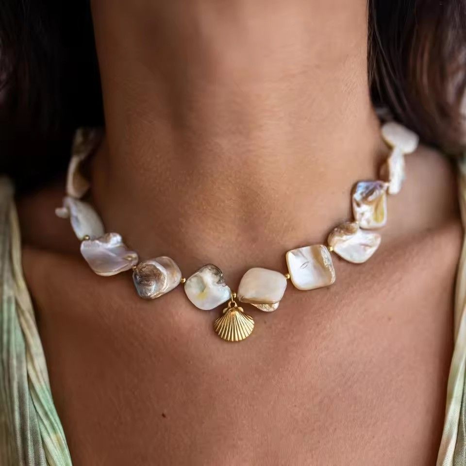 Bohemian Trendy Natural Shell Choker Necklace for Women 18K Gold Plated Seashell Pendant Necklaces Beach Party Jewelry