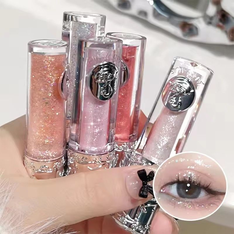 Balletism Liquid Eyeshadow Liquid Fine Shimmer High Light Eyeshadow delicate everything with influencer view 2