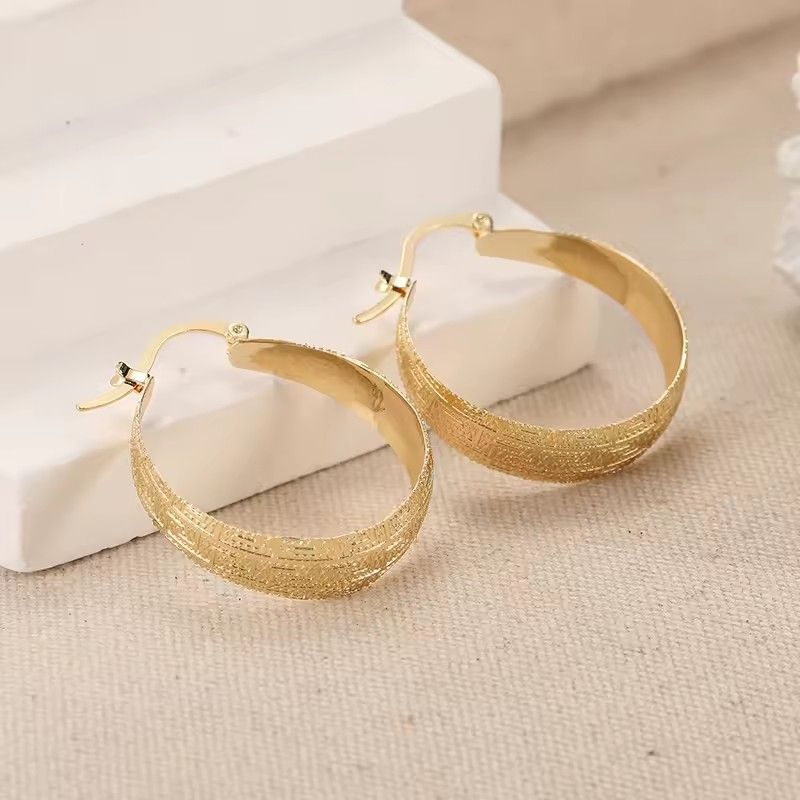 1 Pair of Minimalist Vintage Metal Carved Hoop Earrings, Jewelry for Women's Daily Gatherings, and Exquisite Holiday Gifts