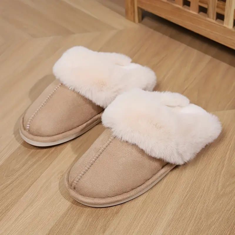 ⚡️😍CHIC AND COMFORTABLE 🥰🫠Indoor Comfortable Fluffy Slippers , Super Soft , Non Slipperly ,They are of  high quality indoor shoes are very good to keep ones legs from cold in the house , Size 40 -