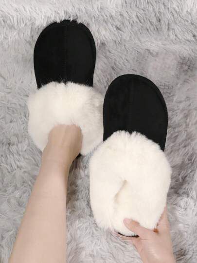 ⚡️😍CHIC AND COMFORTABLE 🥰🫠Indoor Comfortable Fluffy Slippers , Super Soft , Non Slipperly ,They are of  high quality indoor shoes are very good to keep ones legs from cold in the house , Size 40 -