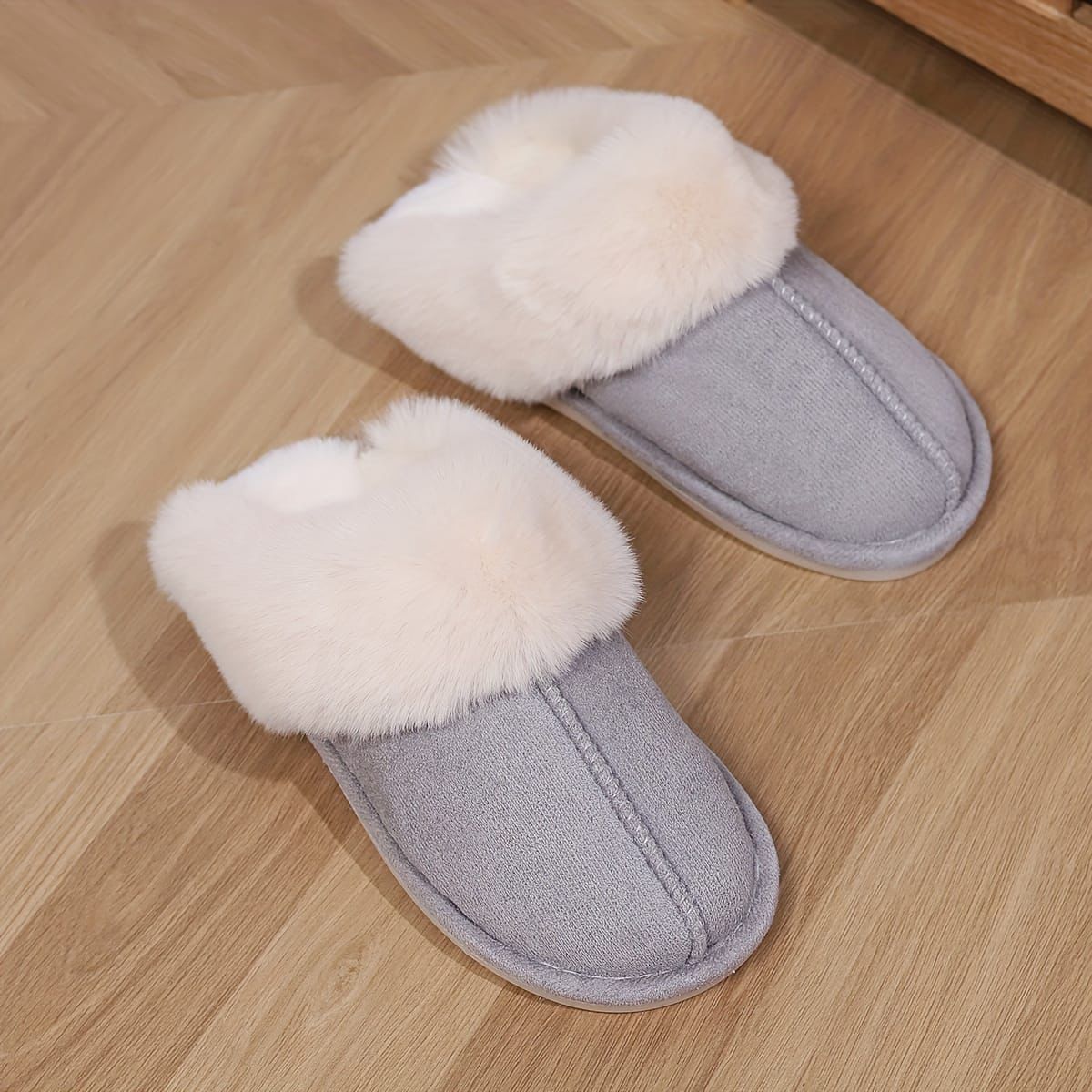 ⚡️😍CHIC AND COMFORTABLE 🥰🫠Indoor Comfortable Fluffy Slippers , Super Soft , Non Slipperly ,They are of  high quality indoor shoes are very good to keep ones legs from cold in the house , Size 40 -