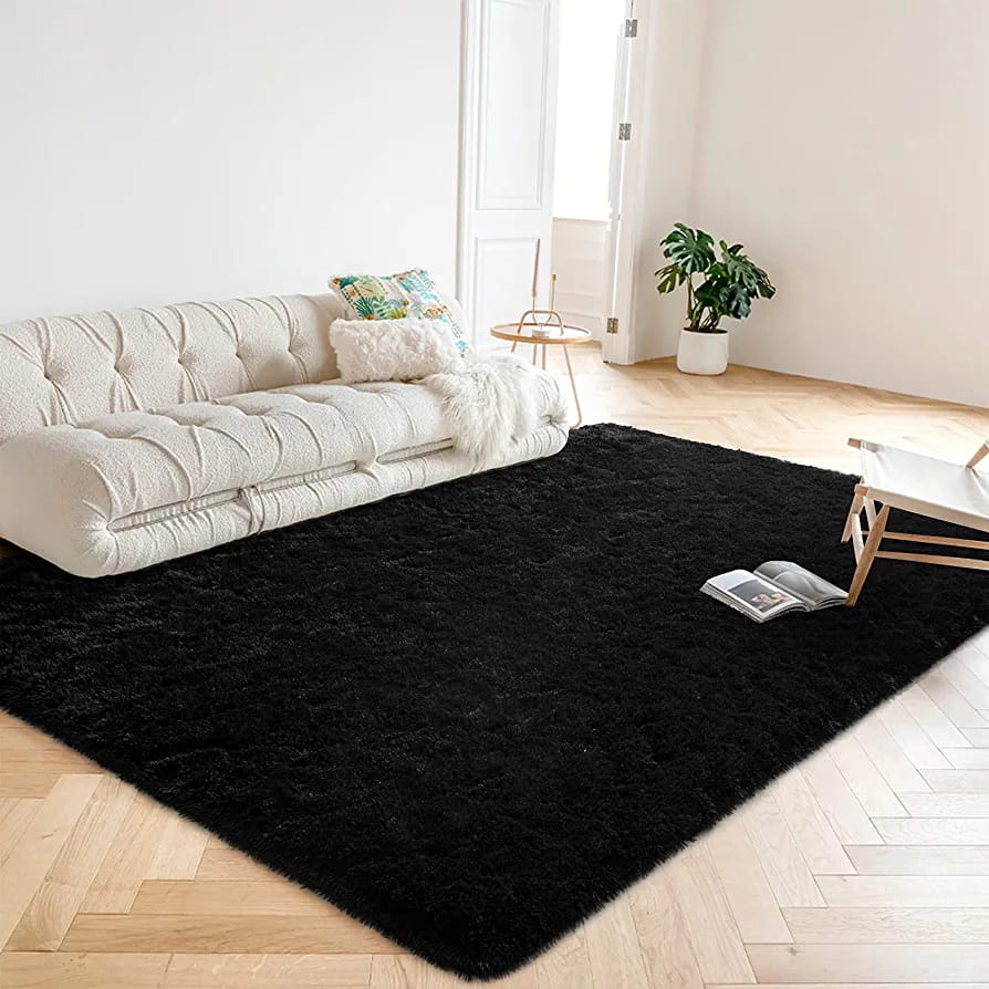 🥰🥰Fluffy plain and patched carpet size 7*8 @This woolen shag rug in cotton Fluffy material and a thick surface is the ideal carpet for your home that will give you value for your money. It is very s