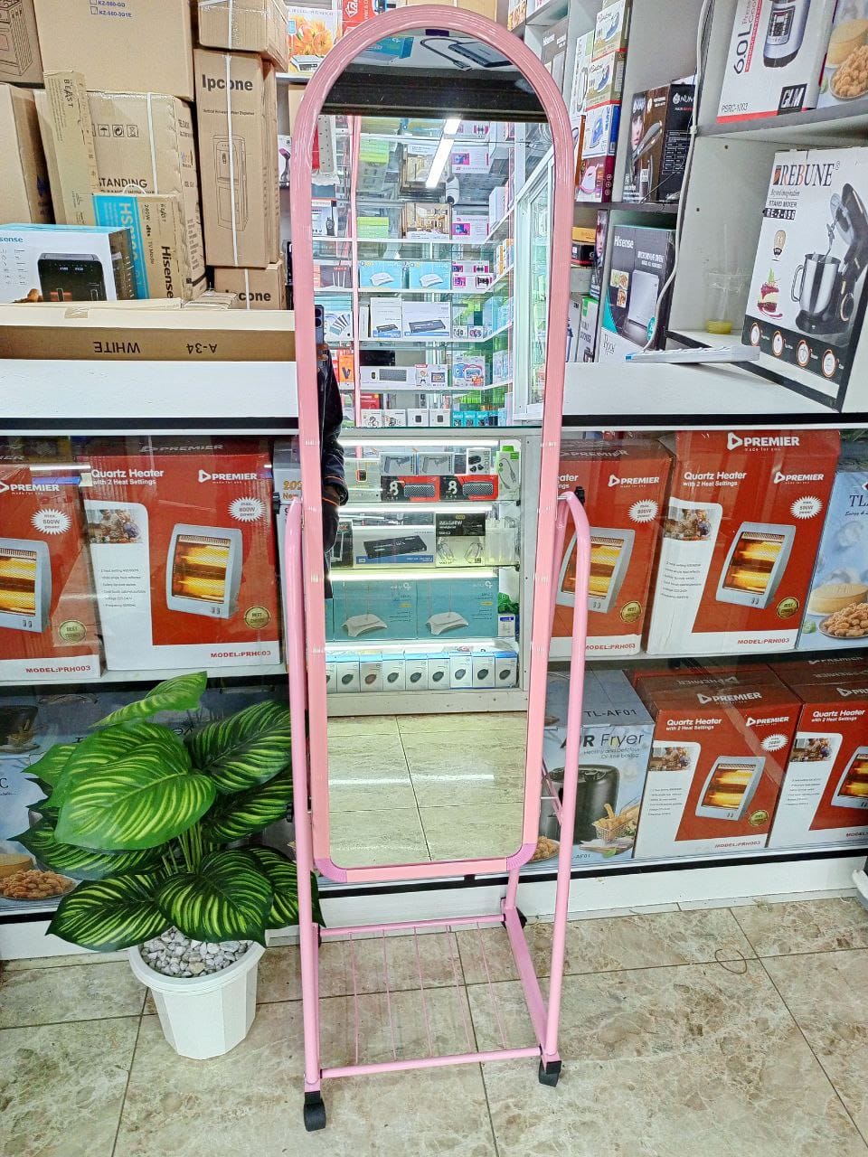 URGENCY & SCARCITY FOCUSED💕🤓😊. [ Mirrors] Full Length Dressing Mirror with Wheels black