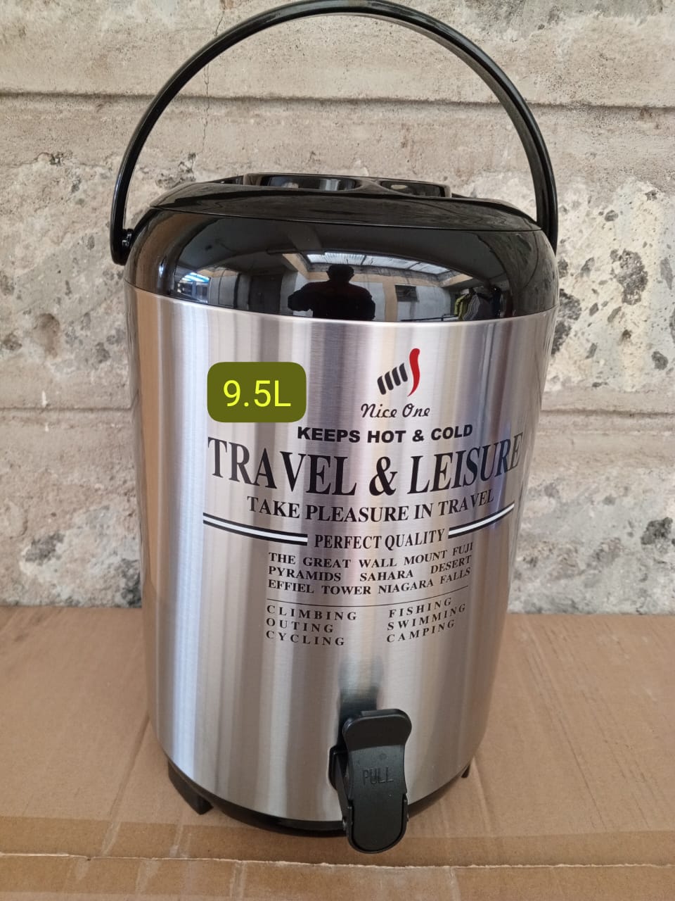 9.5litres T-urn Travel And Leisure Tea Urn has 9.5 liter capacity. Made of stainless steel construction. Concealed heating element. This product features energy saving functions and has a unique lid w