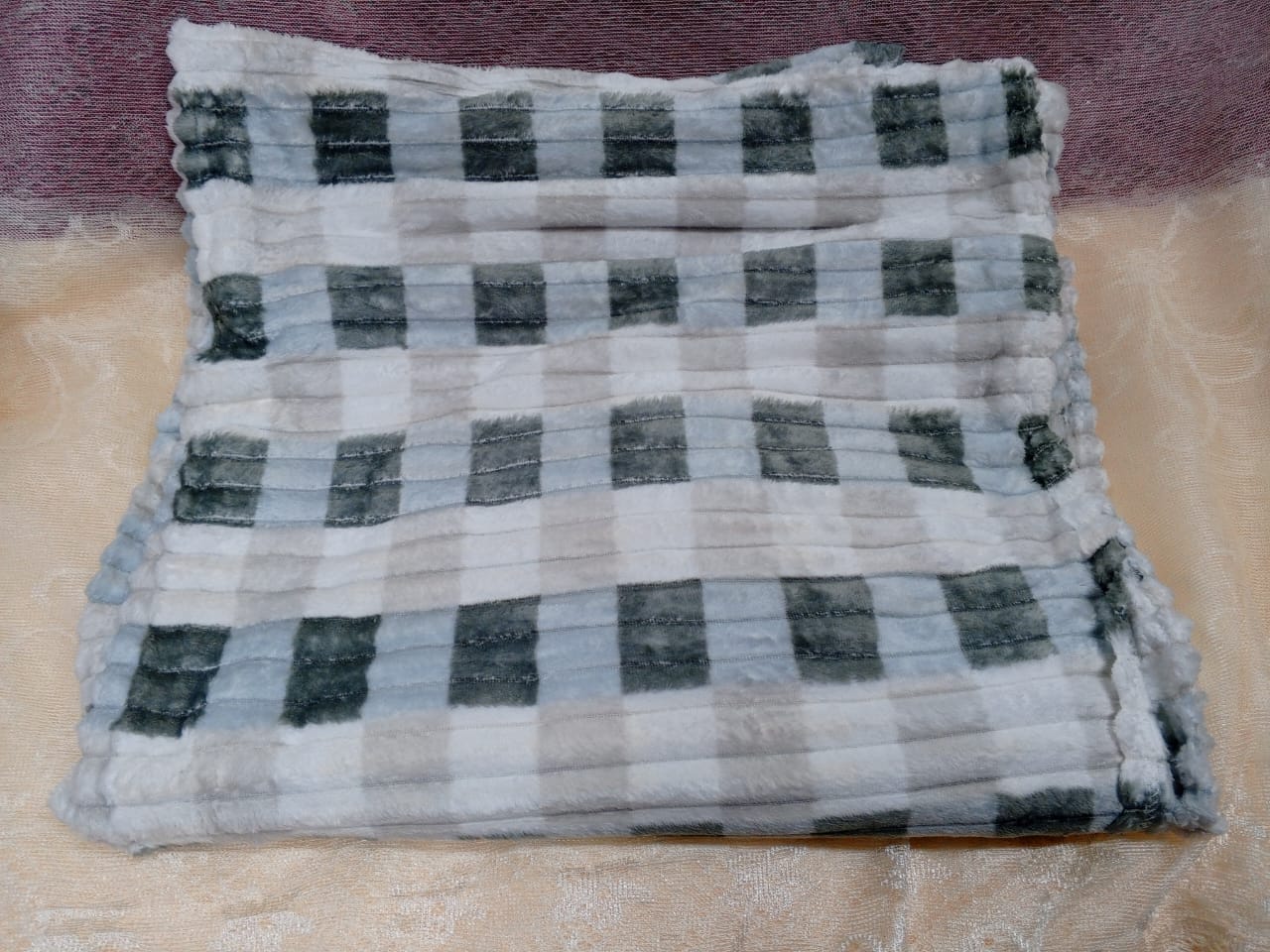 Fleece blankets Fleece Throw Fleece Blanket Easy to care
Machine wash friendly 
Unique design philosophy 
Soft in both sides 
Versatile as it can be used in bed, living room and in your car 
Innovativ