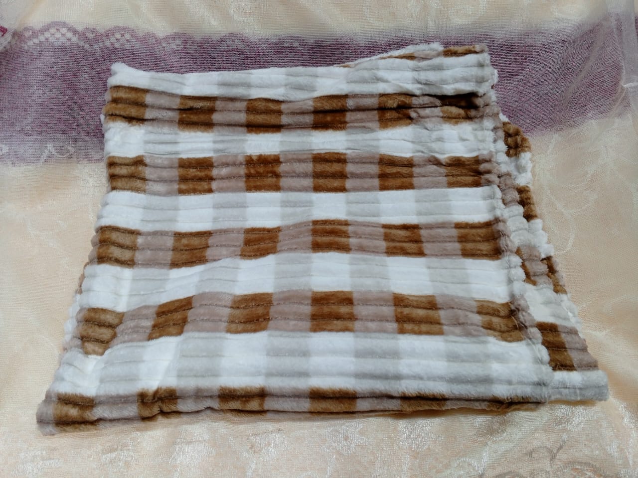 Fleece blankets Fleece Throw Fleece Blanket Easy to care
Machine wash friendly 
Unique design philosophy 
Soft in both sides 
Versatile as it can be used in bed, living room and in your car 
Innovativ