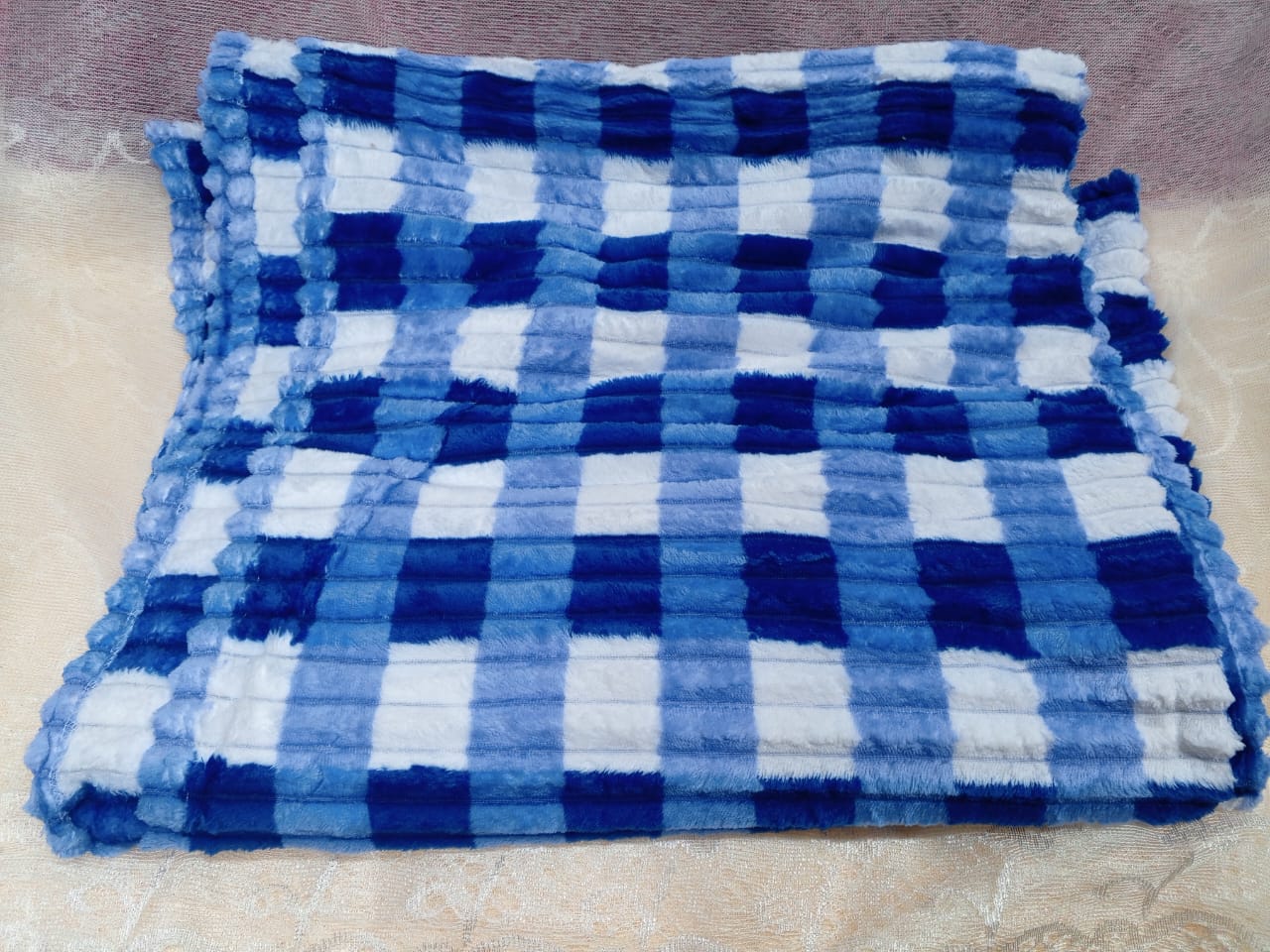 Fleece blankets Fleece Throw Fleece Blanket Easy to care
Machine wash friendly 
Unique design philosophy 
Soft in both sides 
Versatile as it can be used in bed, living room and in your car 
Innovativ