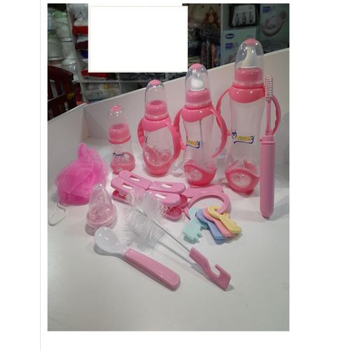 CLEARANCE OFFER Mom Easy Baby Feeding Gift Set Baby Feeding Bottles Four Bottles