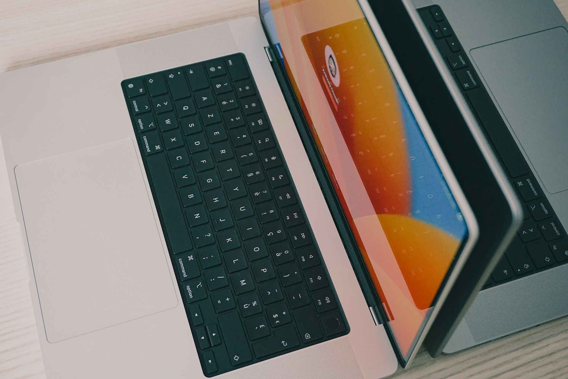 Macbook Pro A2141 2019 Core i9 2.4ghz 32GB ram,1TB SSD,4GB AMD 5500m Radeon, Touch Bar 16" Retina display