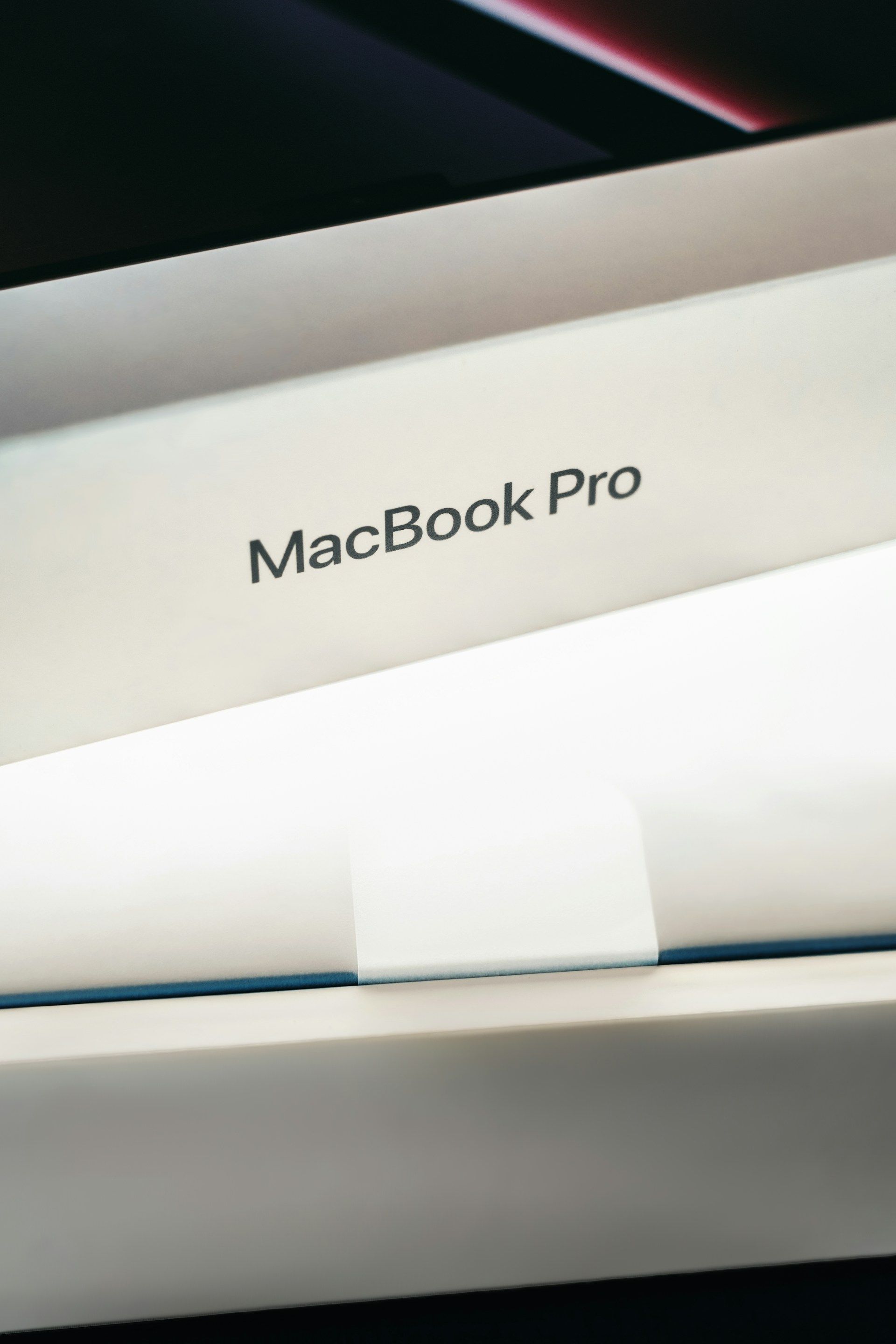 Macbook Pro A2141 2019 Core i9 2.4ghz 32GB ram,1TB SSD,4GB AMD 5500m Radeon, Touch Bar 16" Retina display