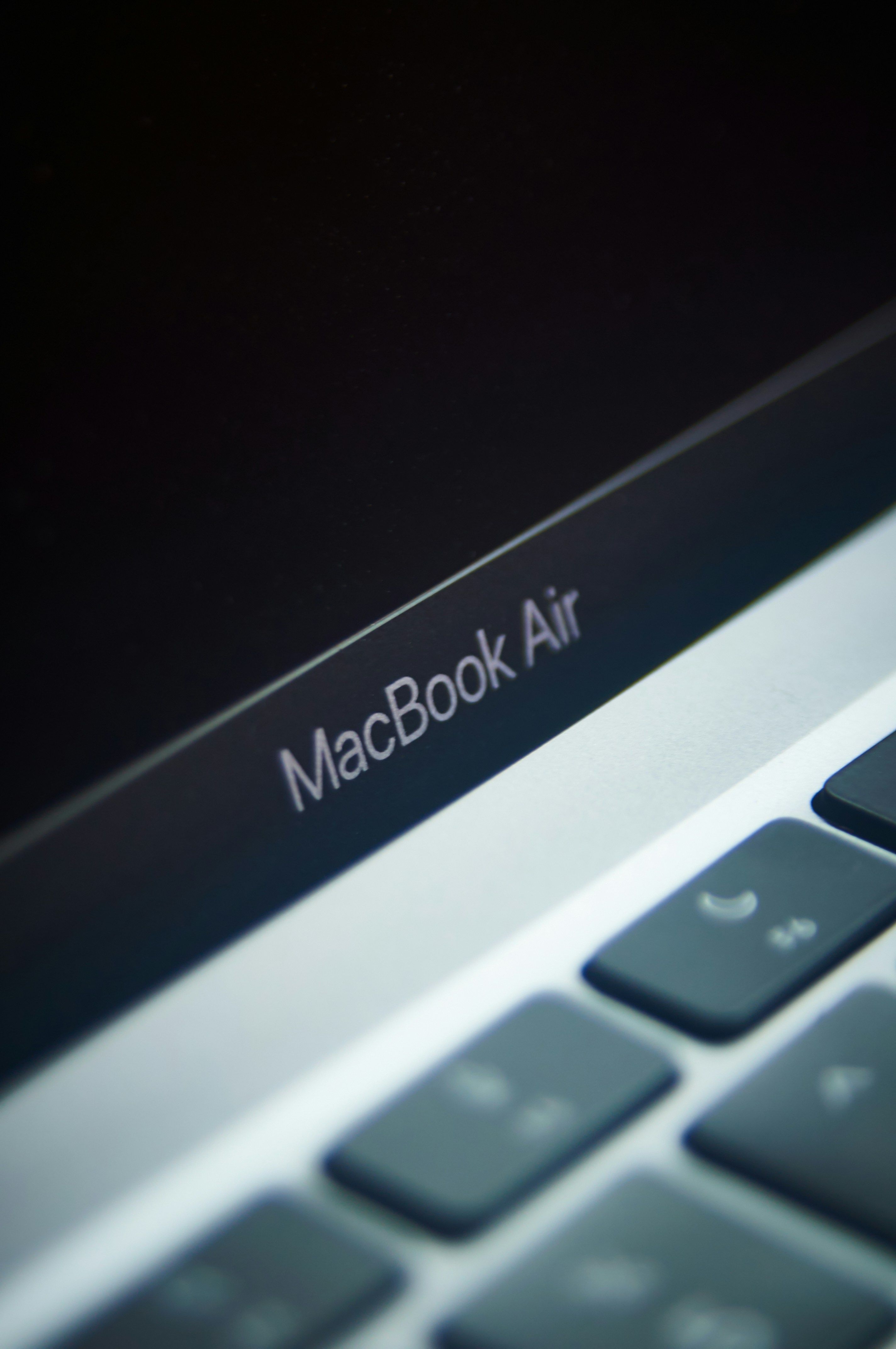 Macbook Pro A2141 2019 Core i9 2.4ghz 32GB ram,1TB SSD,4GB AMD 5500m Radeon, Touch Bar 16" Retina display