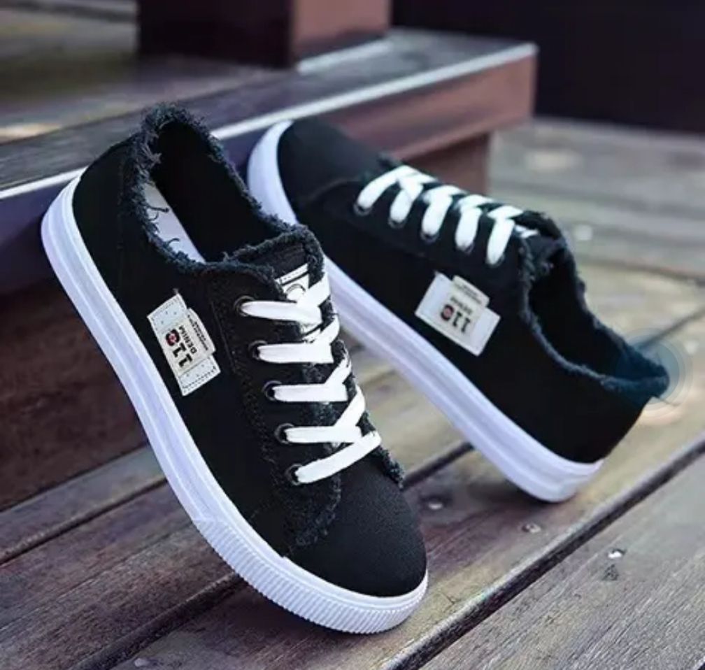 Rubber flat shoes canvas shoes sports shoes classic women's shoes ladies shoes slip resistant breathable denim casual shoes women's running shoes student and girl sneakers fashion gifts