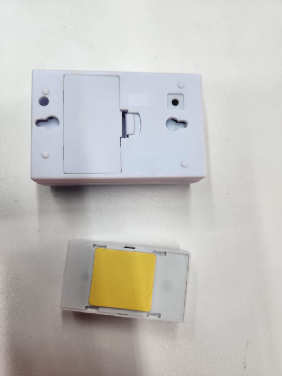 Remote controlled Wireless chime door bell
✅36 tune songs
✅no wiring required 
✅low energy consumption 
✅ Durable 
✅ Have both battery powered and Ac- electric power