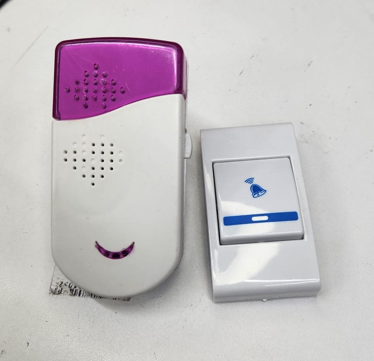 Remote controlled Wireless chime door bell
✅36 tune songs
✅no wiring required 
✅low energy consumption 
✅ Durable 
✅ Have both battery powered and Ac- electric power