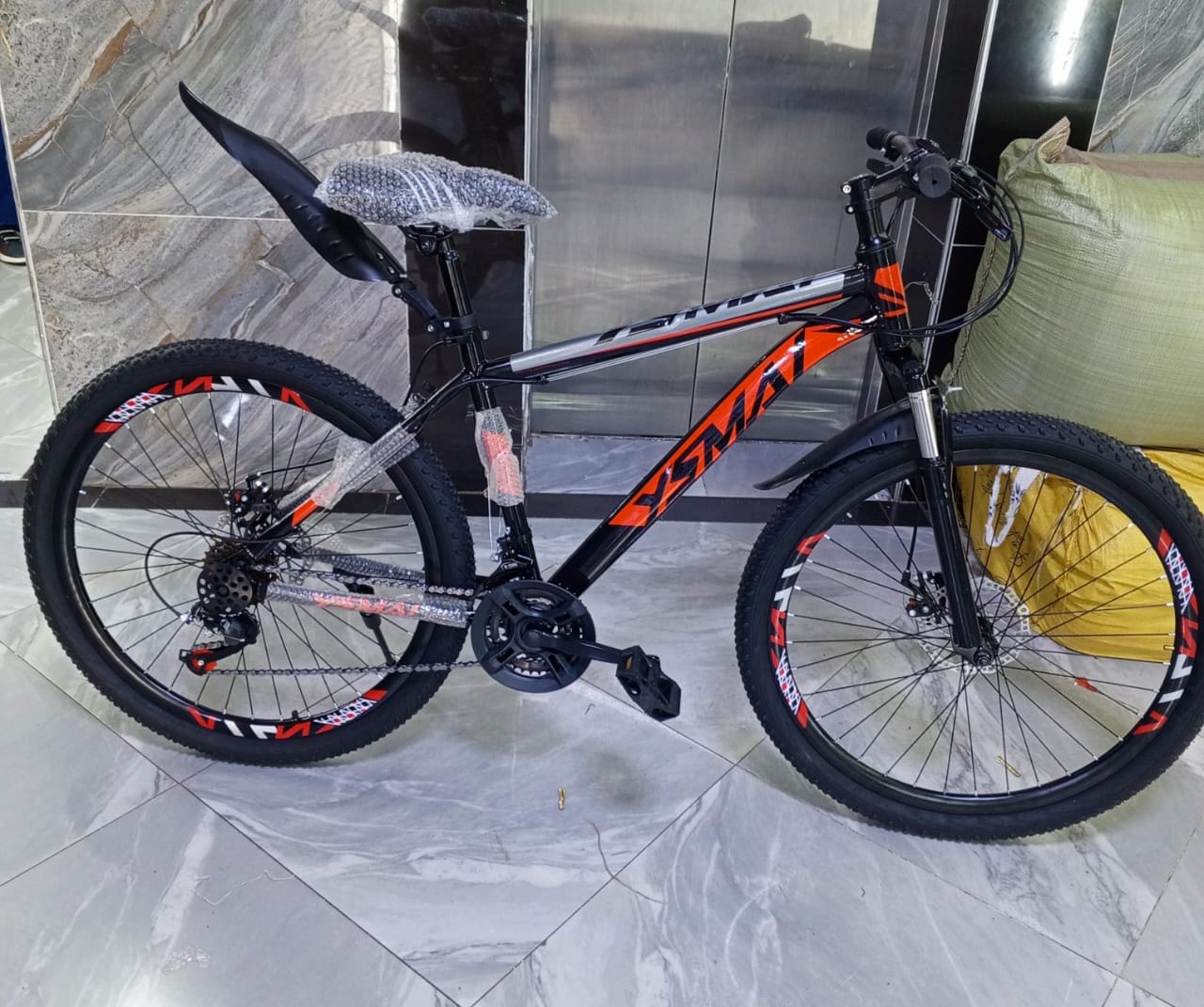 ✓21speed bike thumb shifting system  ✓Hard frame and front suspension  ✓Dual disc brake  ✓Quick seat adjustment cheavy duty  bike size 26 12-29 years strong and durable BRAND NEW KIDS BICYCLES SIZE 26