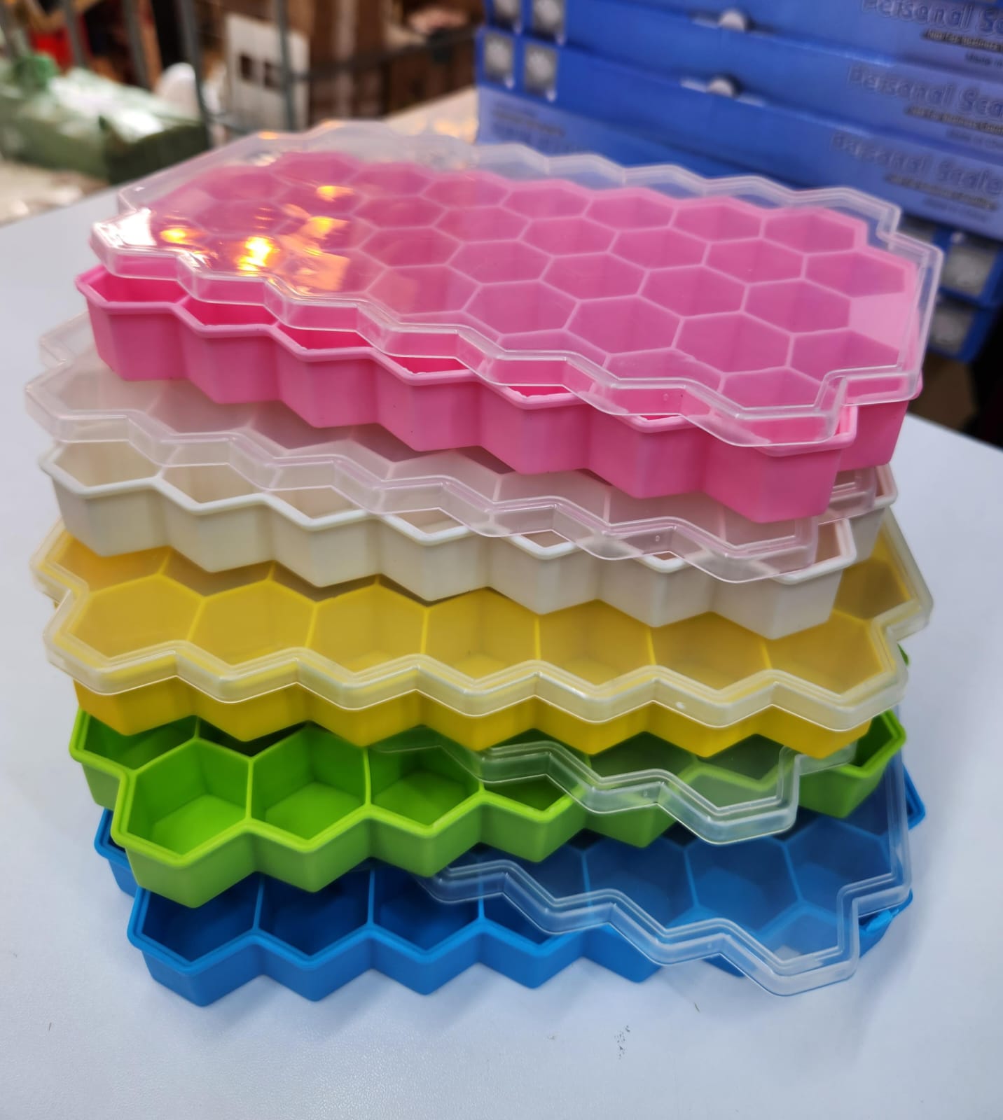 36 Grids ICE TRAYS Large-capacity Silicone Mold
🔆COLOURS
Green
Yellow 
Blue
Pink
White