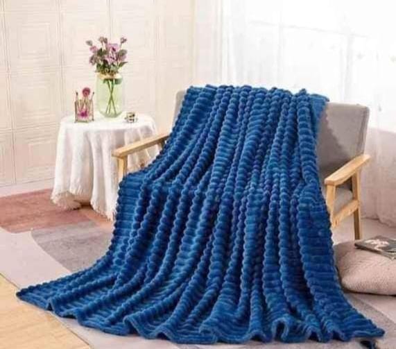[ GRAB IT AT LOW PRICE+ ADDED OFFERS 🤩🤩✨ !!! ] 1Pc  Size 6x6 Brand New High Quality Stylish and Luxurious Comfortable Fleece velvet Blanket .Designed With Durability and Functionality ✔👌