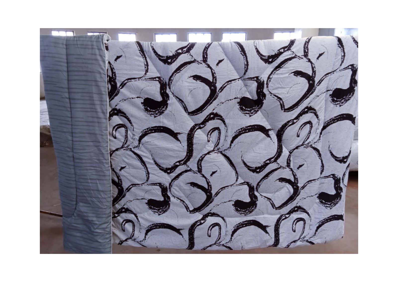 PRICE OFFER 🥳🥳‼️‼️** 🥑ONLY ON KILIMALL🥑  4Pcs Size [ 6 x 6 ] Brand new Stylish and Luxurious Exclusive Binded duvet one sheet two pillowcases  .Designed With Durability and Functionality✨👌