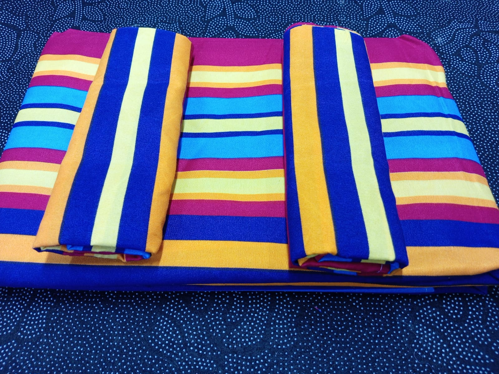 [ GRAB IT AT LOW PRICE+ 🔔 TRENDING OFFER 🔔 🤩✨ !!!]  4Pcs Size [ 5 X 6 ft -6inches] Brand new Stylish and Luxurious ✨2 pcs bedsheets ✨2 pcs pillow cases .Designed With Durability and Functionality👌