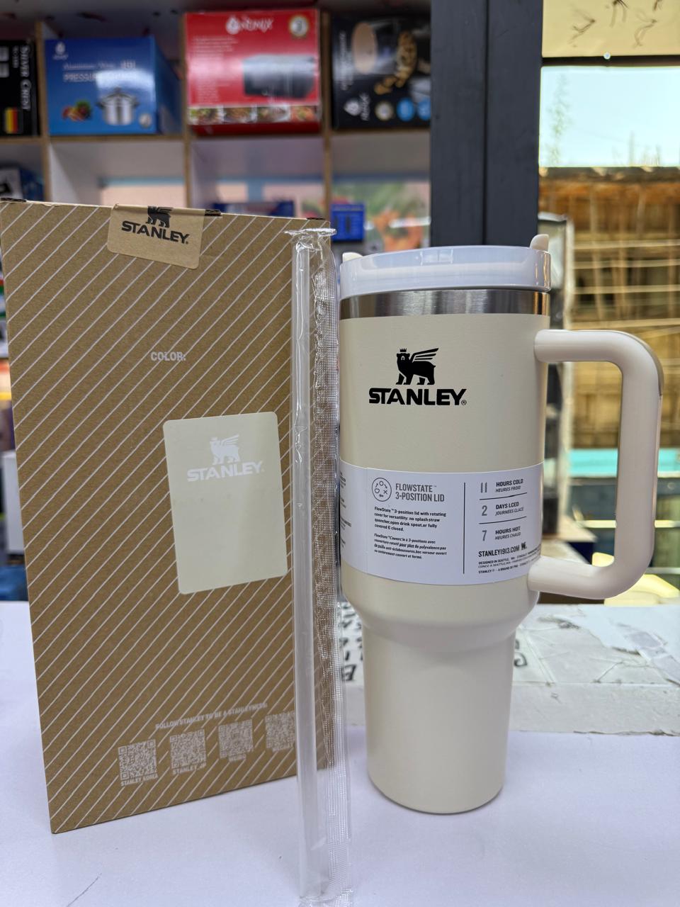 [ GRAB IT AT LOW PRICE+ ADDED OFFERS 🤩🤩✨ !!! ]  1Pc Brand New Very Quality Durable & Portable Stanley's cups 💥1.18litres..Designed With Durability and Functionality ✔👌