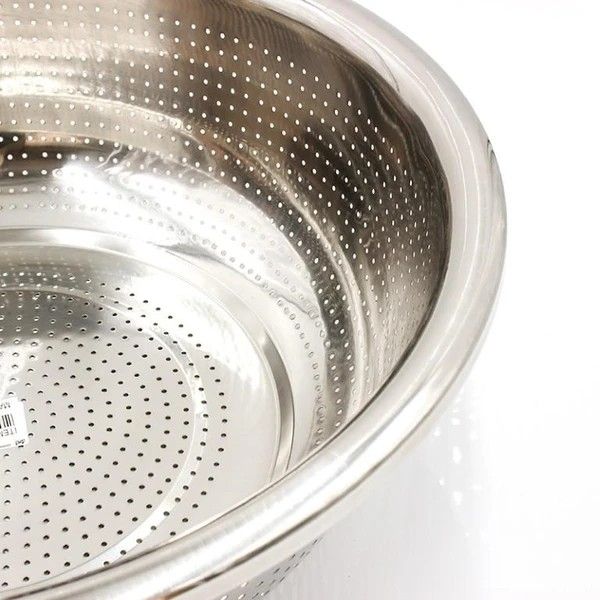 Stainless Steel Vegetable Washing Sieve Basin – 32cm Small Hole Wash Tray for Quick Draining, Multipurpose Kitchen Basket for Washing Rice, Vegetables, and Fruits