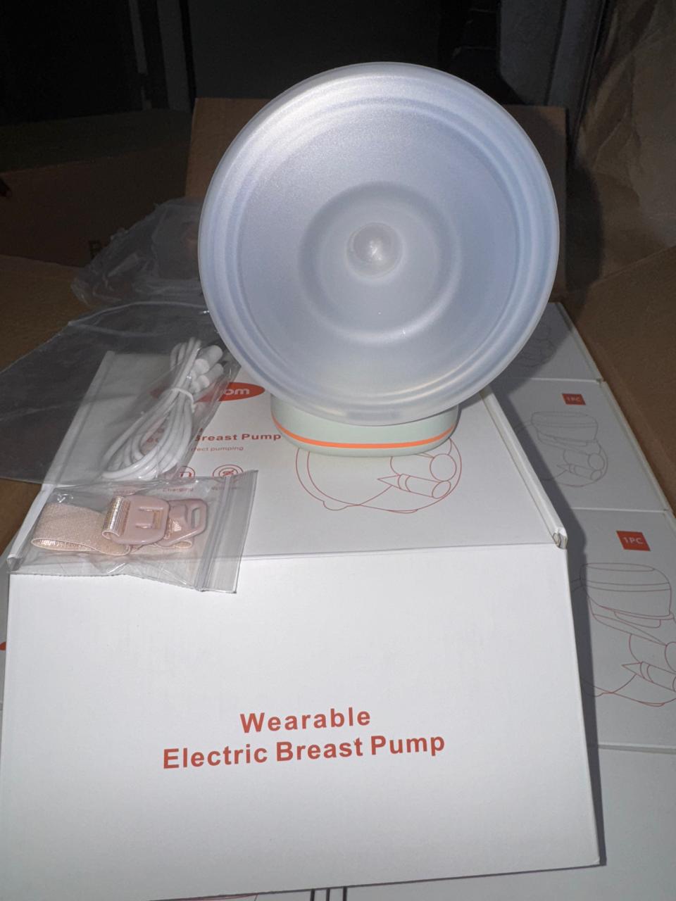 Wearable & Rechargeable Electric Breast Pump, Wireless Hands-Free Portable Milk Extractor, BPA-Free Comfortable Breastfeeding Pump with Strong Suction Power & Quiet Operation