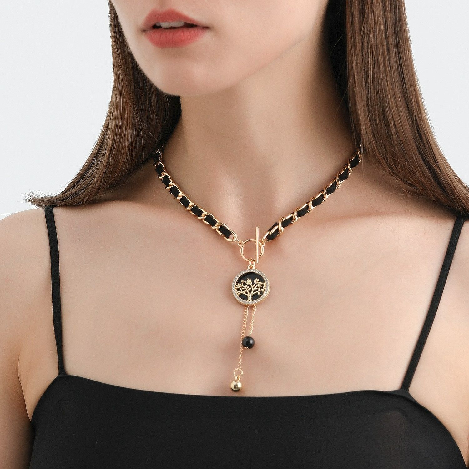 Fashion wrapped velvet black heart-shaped mother of pearl necklace for women, cool style collarbone chain tassel necklace