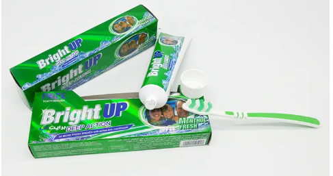 Bright up Oral care toothpaste (3pcs toothpaste and 6 toothbrushes )Toothpaste Freshens the mouth Whiten teeth to keep your mouth healthy