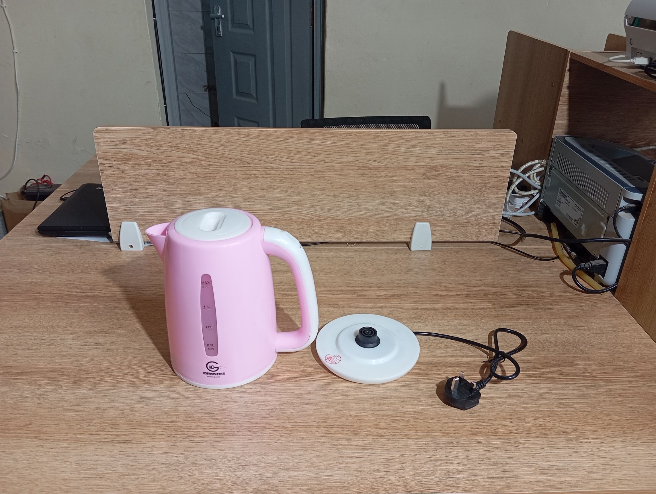 EUROCHEF EC-K06 2.3L Plastic Electric Cordless Kettle Electric Jug for boiling water Kitchen Appliance(1 YR WARRANTY) -PINK BLUE WHITE