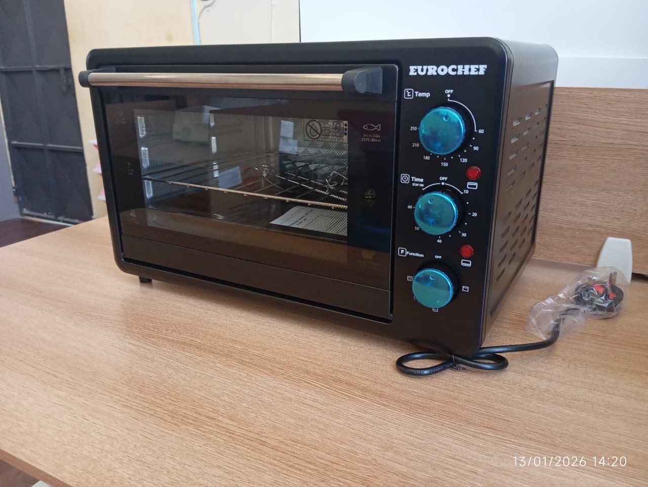 Eurochef EC-8040 Electric Oven - 40 Litres, 1500W - Black + Baking Accessories