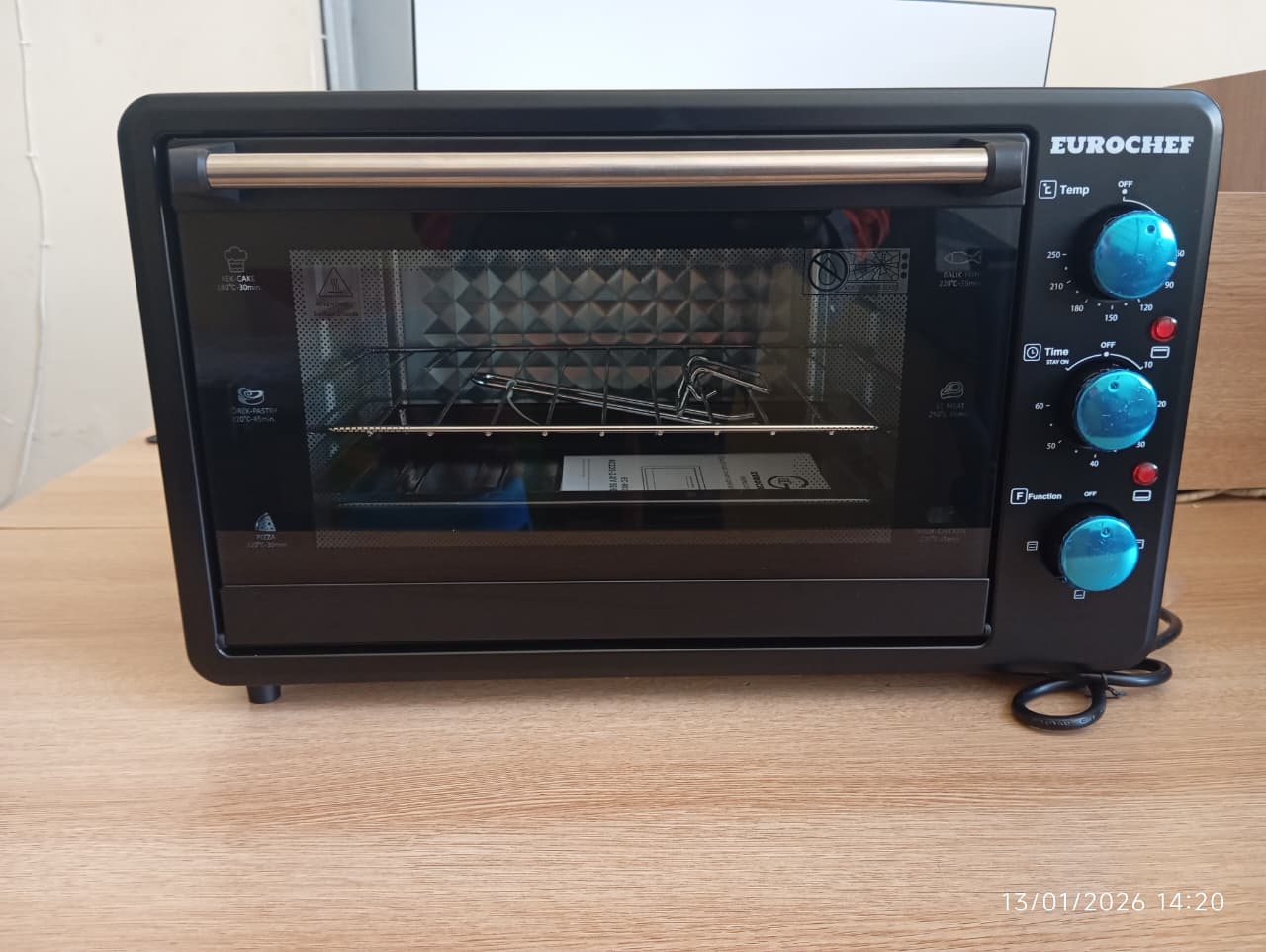 Eurochef EC-8040 Electric Oven - 40 Litres, 1500W - Black + Baking Accessories