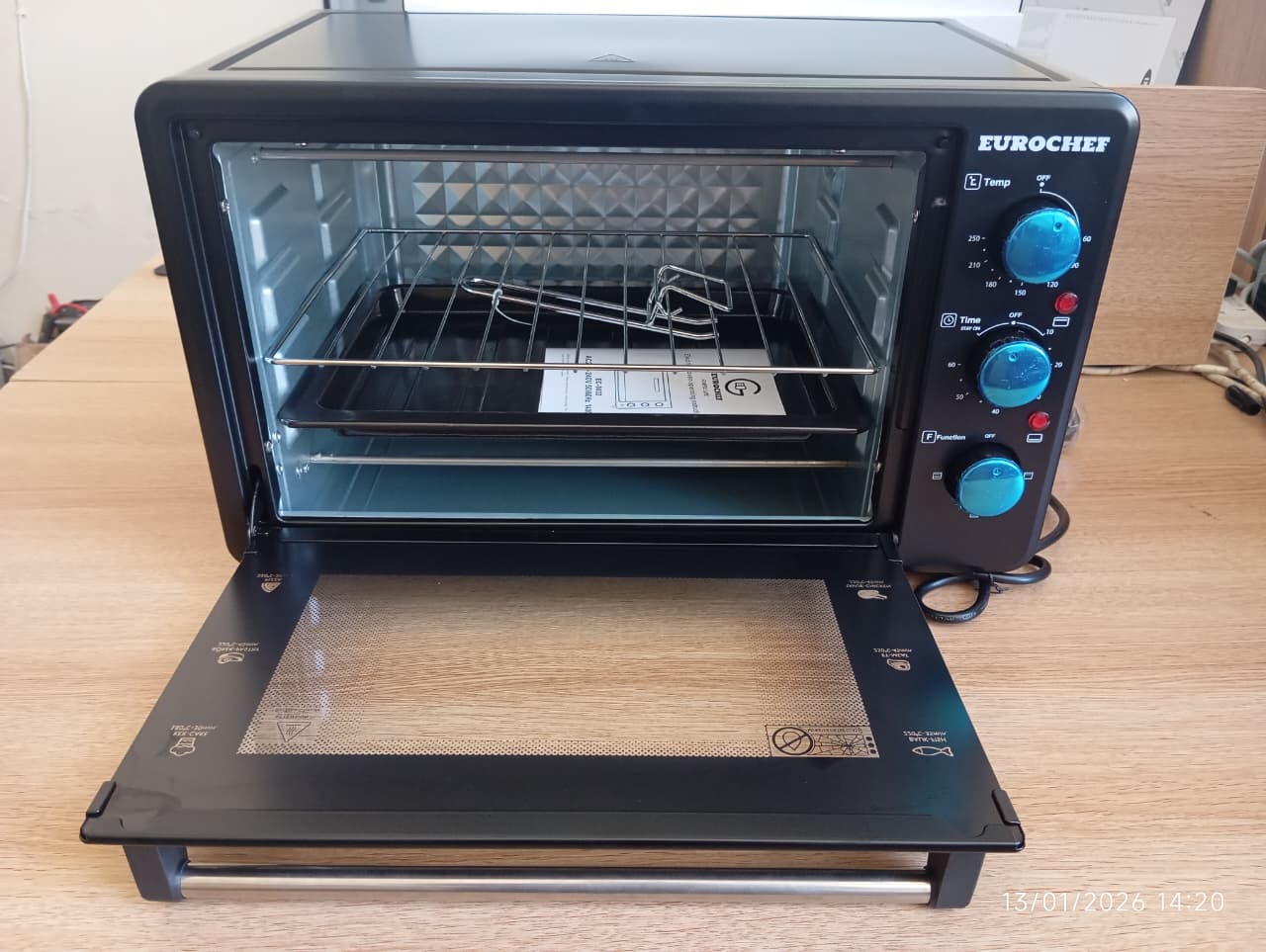 Eurochef EC-8040 Electric Oven - 40 Litres, 1500W - Black + Baking Accessories