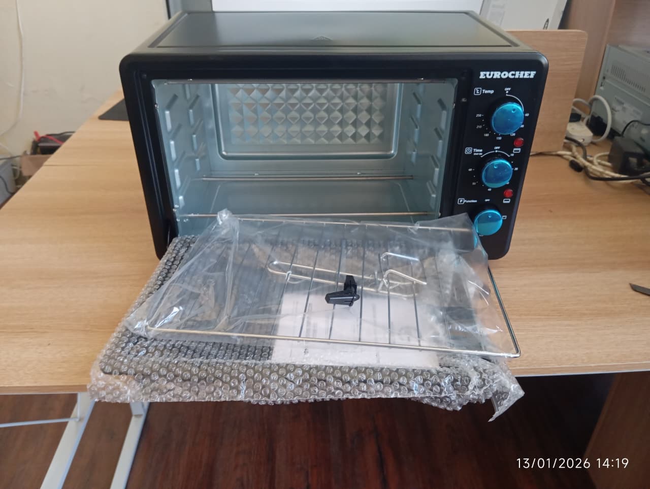 Eurochef EC-8040 Electric Oven - 40 Litres, 1500W - Black + Baking Accessories