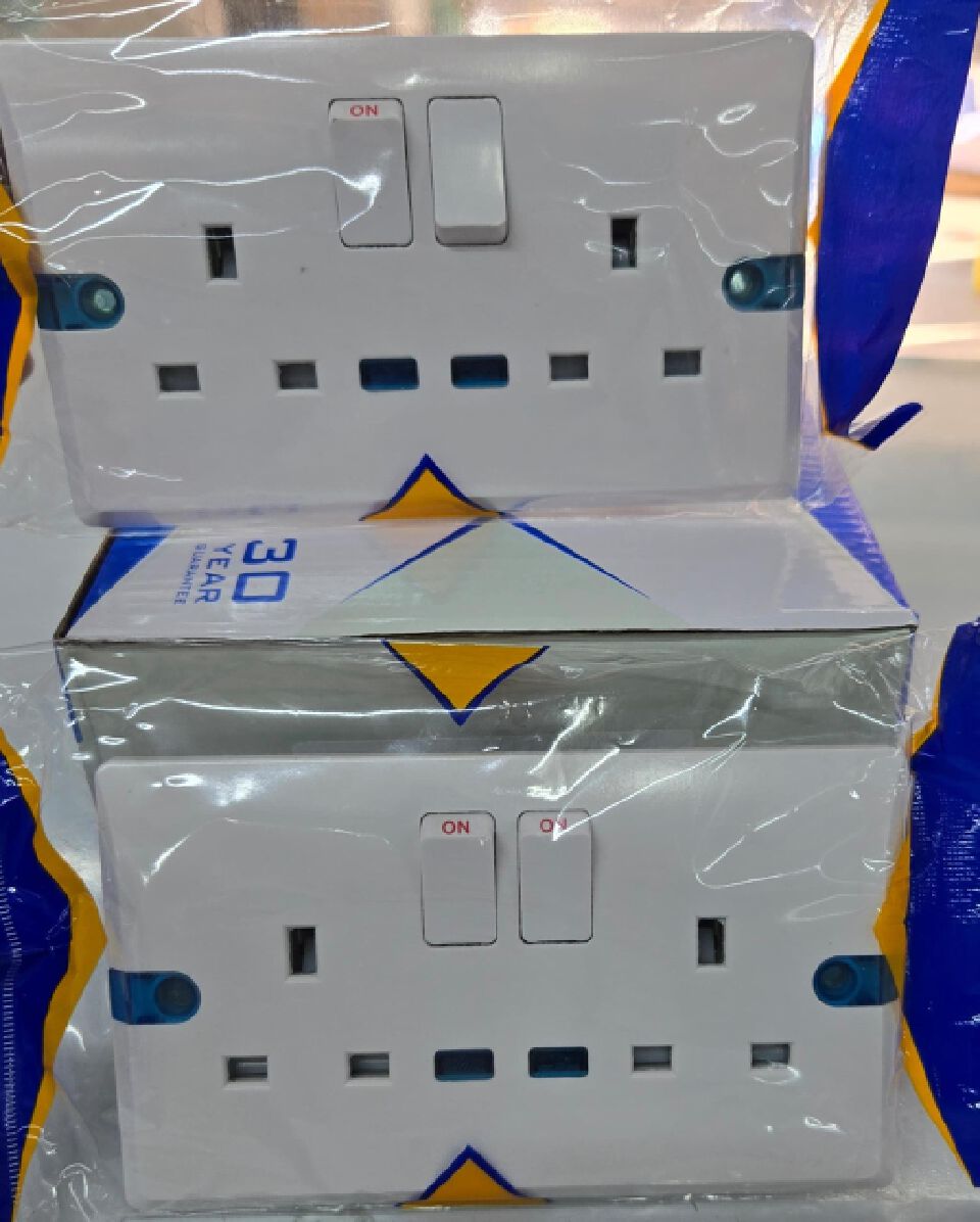 TWIN SOCKET SWITCH ,13AMP 1GANG TWIN SOCKET SWITCH