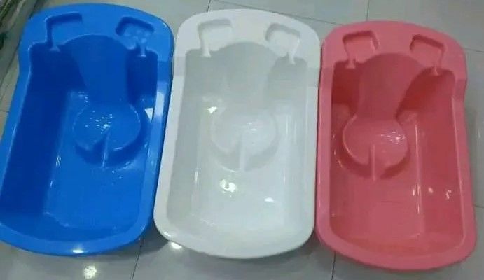 Baby Wash Basin Bucket / Baby Bath Tub With Support Area. that comes with variety attractive colors to babys