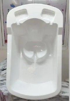 Baby Wash Basin Bucket / Baby Bath Tub With Support Area. that comes with variety attractive colors to babys