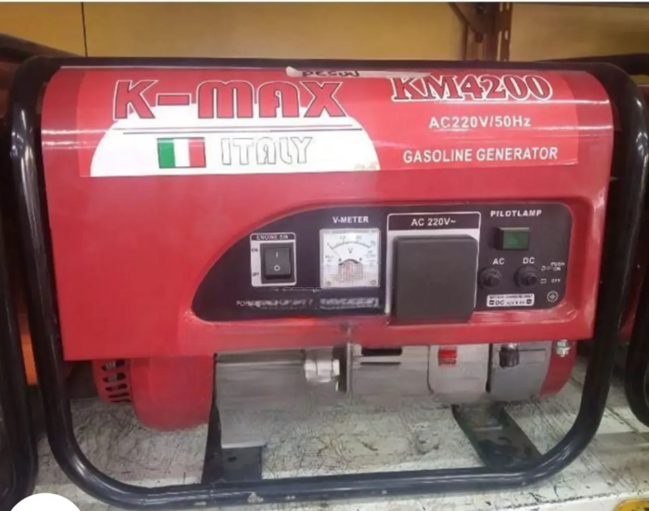 KM-4200 Portable Petrol Generator – 4.2kVA, Low Fuel Consumption, Manual Start, 100% Copper Coil. Features a 100% pure copper coil, efficient low fuel consumption engine, and manual recoil start.
