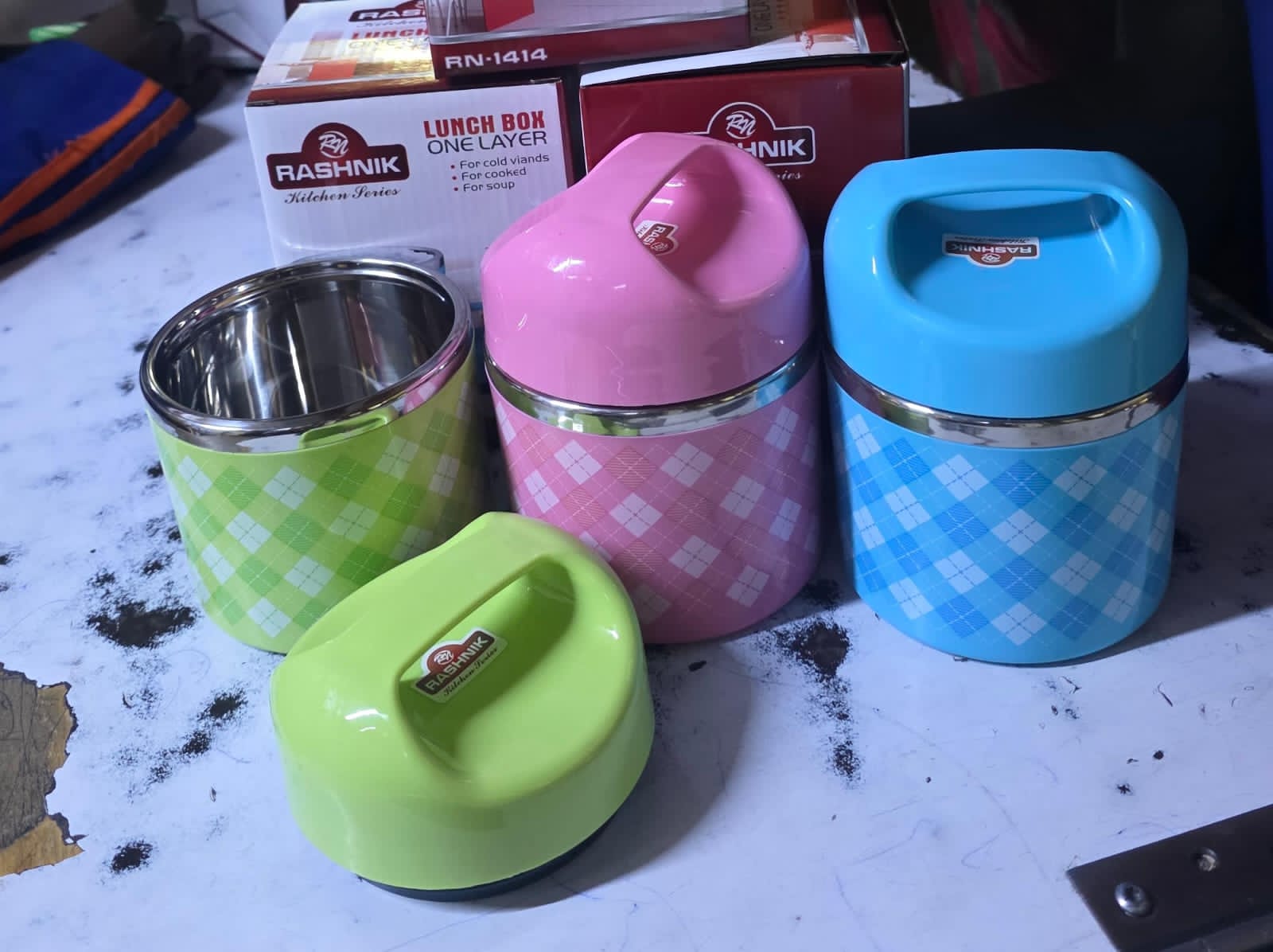 630ml Insulated Food Flask – Fresh, Hot & Ready Anytime!

Keep your meals perfectly warm or chilled with this 630ml Insulated Food Flask — ideal for lunch, soups, or snacks on the go. Durable, portabl