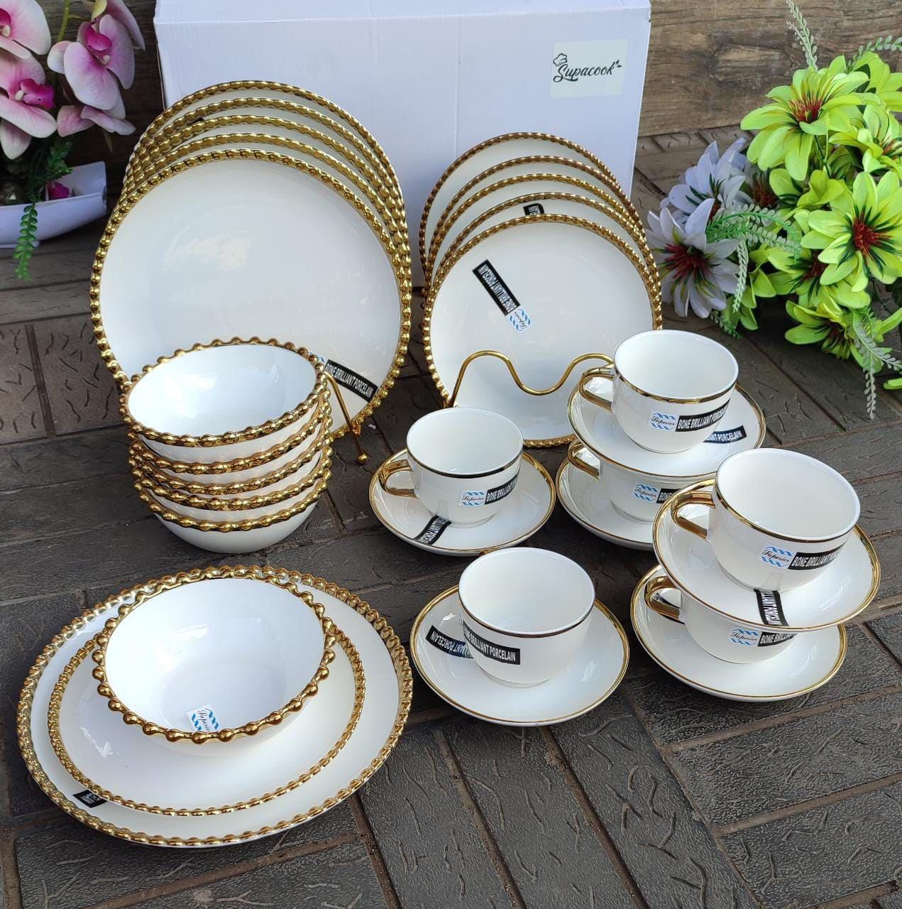 [ KILIMALL UNBEATABLE DEALS 🤩🤩✨ !!! ] 30 pcs Classy Brand New Stylish and Luxurious Very High Quality Home and Kitchen Nordic Gold Rim dinner set . Perfect Way To Serve Your Guests In Style ✨