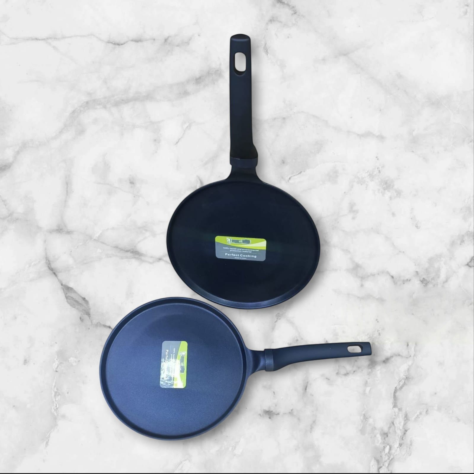 [ CLASSY NEW ARRIVALS 🤩🤩✨ !!! ] Single Classy Brand New Stylish and Luxurious Very High Quality Home and Kitchen Use 28cm pizza pans  . Designed With Durability and Functionality