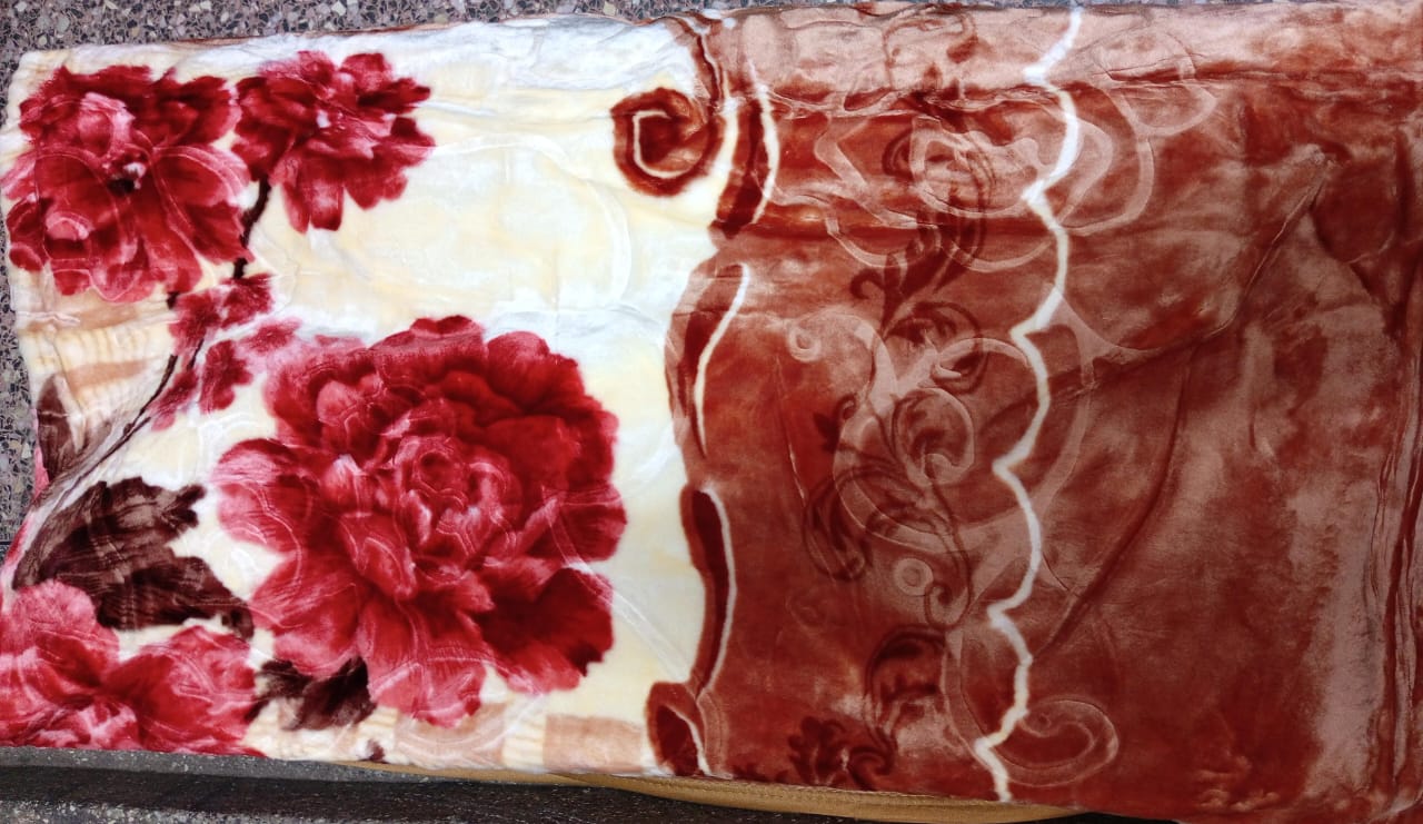 [ CLASSY NEW ARRIVALS 🤩🤩✨!!! ] Single Size 5X6  Brand New Classy Very High Quality Stylish and Luxurious Bed Exclusive Premium🔅🔅 Blankets at Affordable Price.Desiring To Serve The Best Experience