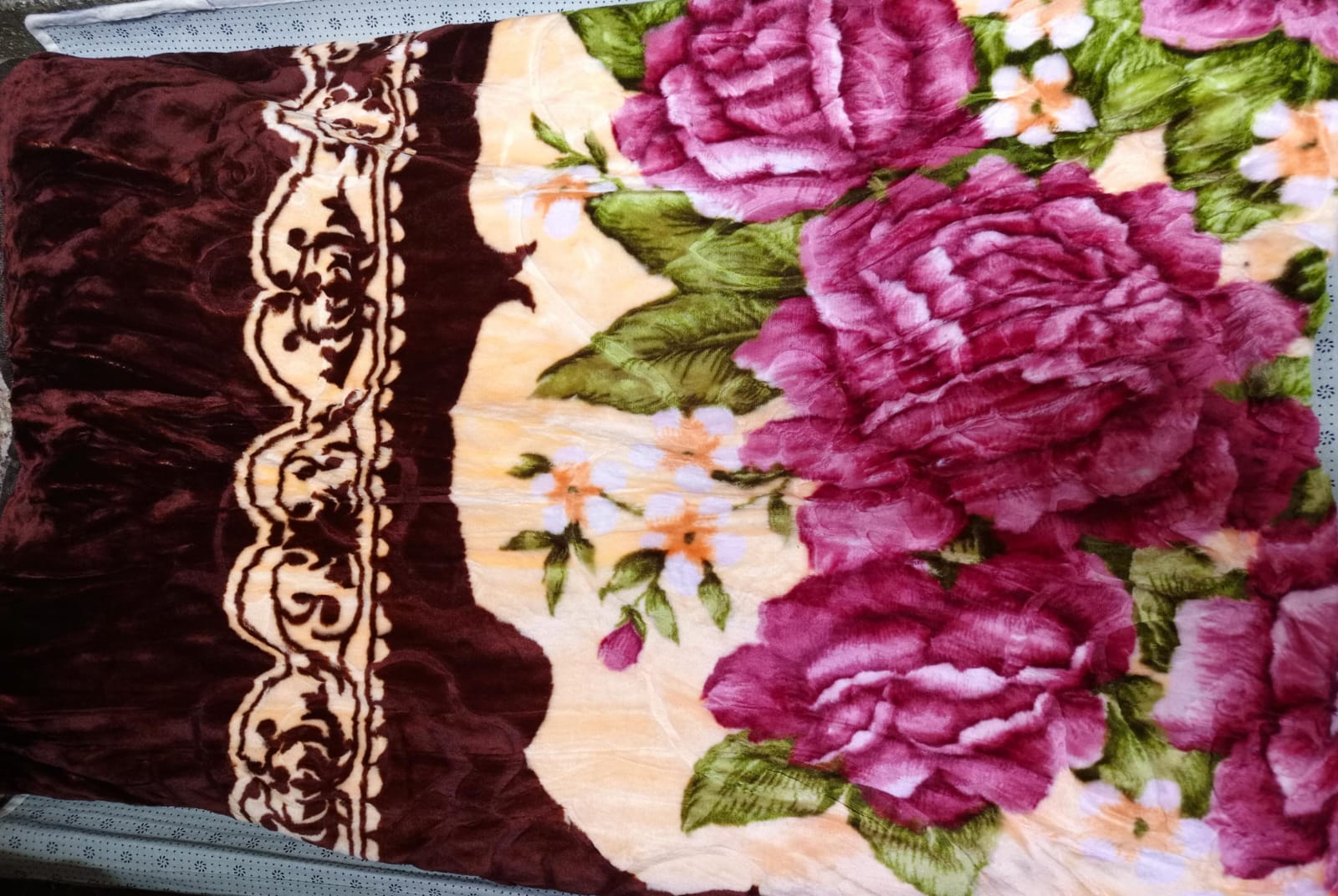 [ CLASSY NEW ARRIVALS 🤩🤩✨!!! ] Single Size 5X6  Brand New Classy Very High Quality Stylish and Luxurious Bed Exclusive Premium🔅🔅 Blankets at Affordable Price.Desiring To Serve The Best Experience