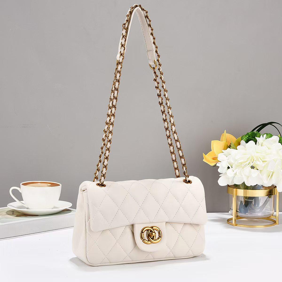 [🔥 KILIMALL SPECIAL OFFERS JUST FOR YOU 🤩🤩✨ !!! ] 1 Pc Classy Brand New Very High Quality Stylish and Luxurious Elegant Ladies Handbag at Affordable Price.Designed With Durability and Functionality